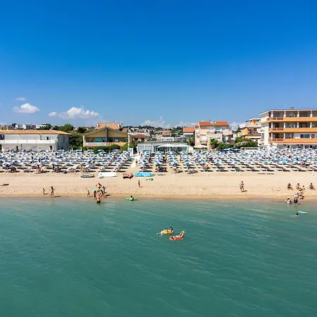 631 - Bilocale Al Piano Terra A Centro E Sul Mare, Climatizzato - Inclusa